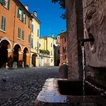 In Pomposa, Nel Cuore Della Citta * مودينا