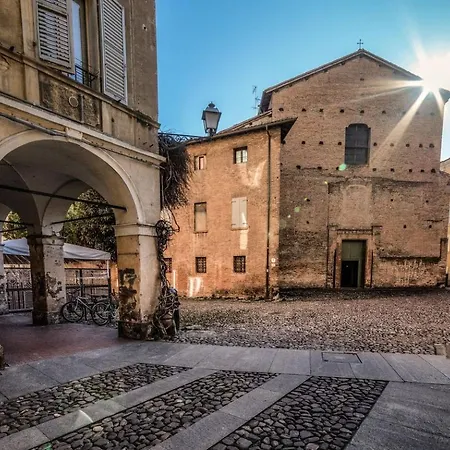 In Pomposa, Nel Cuore Della Citta Módena