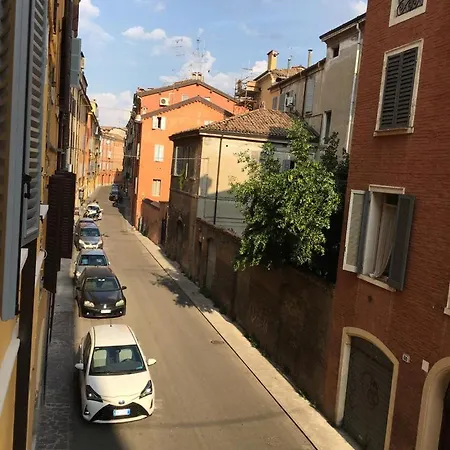 In Pomposa, Nel Cuore Della Citta Módena